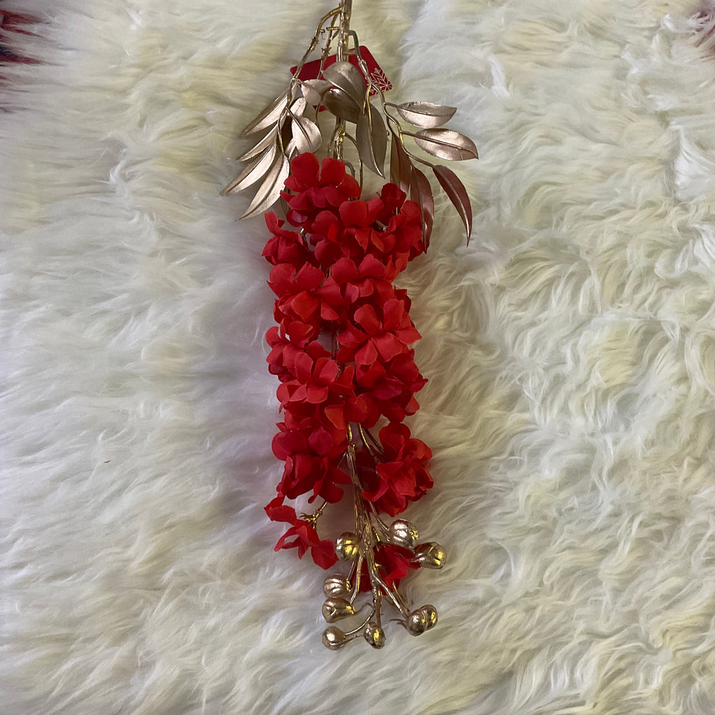 RED FLOWER FILLER IN STEM