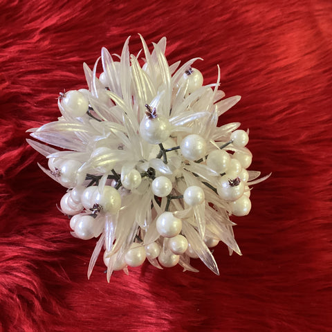 WHITE BALL DECORATION hanging
