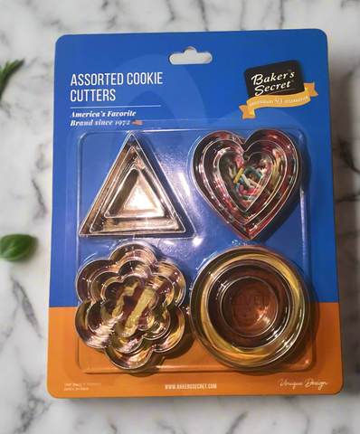 ASSORTED COOKIE CUTTERS