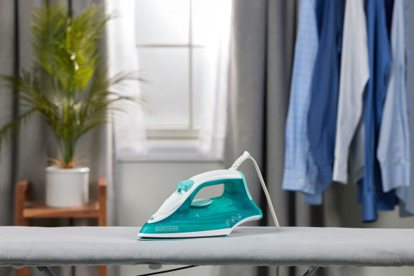 BLACK & DECKER TRUEGLIDE COLORS STEAM BURST IRON