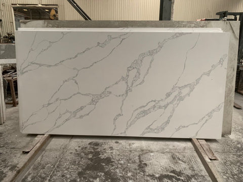 Big Slab Calacatta Laza 5.25 x 10.5'