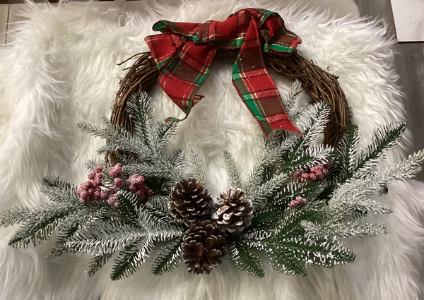 CHRISTMAS WREATH (20”)