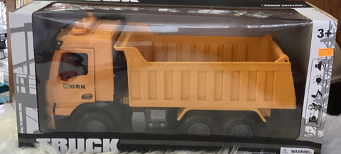 DUMP TRUCK